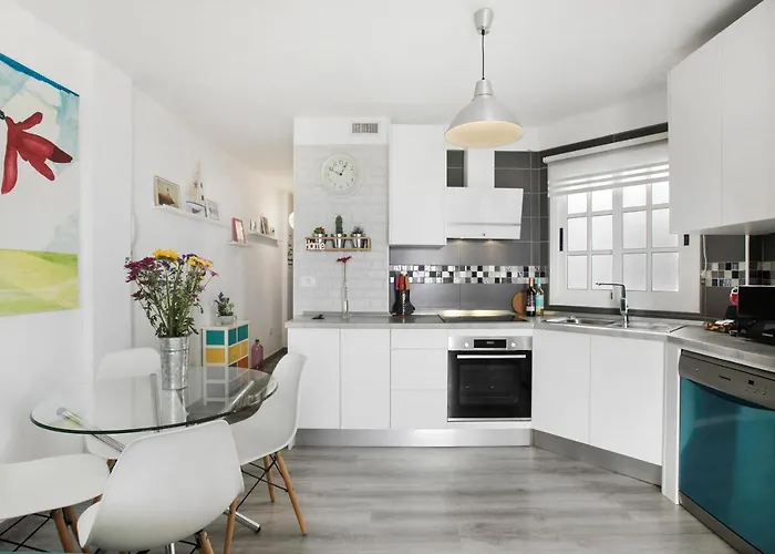 Yojalavi Sunrise Daire Candelaria